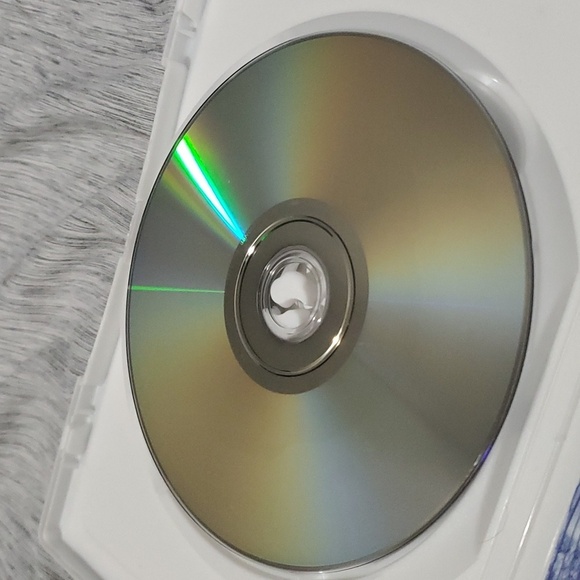 Disney's Frozen dvd - Picture 7 of 7